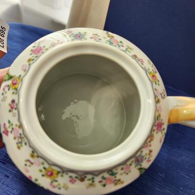 Mottahedeh Portugal Tobacco Leaf Tea Pot Vista Alegre