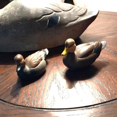 FEATHER-LITE DUCK DECOY AMD 2 SMALL DUCKS UNLIMITED