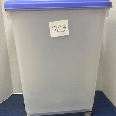 Tall Tote on Wheels