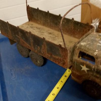 LOT 127 OLD MARX TOY ARMY TRUCK