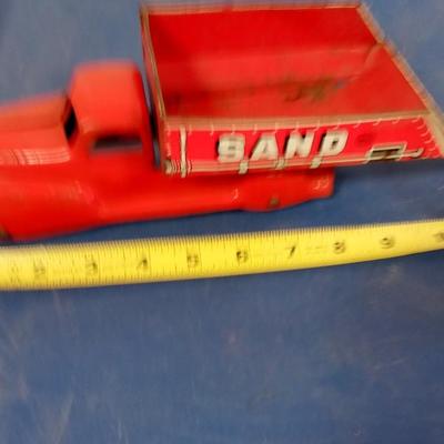 LOT 143 OLD METAL TOY SAND AND GRAVEL