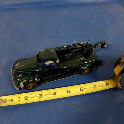 LOT 144 HUBLEY TOY TOW TRUCK