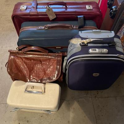 Luggage and travel bags lot