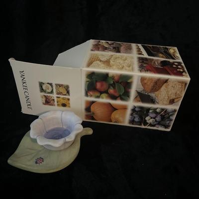Yankee Candle Tea Light Holder Flower on Leaf with Lady Bug