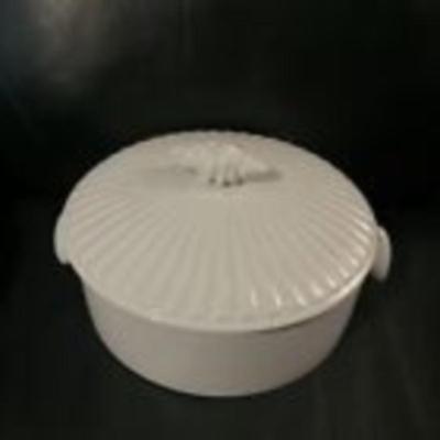 Oven To Table Porcelain Sea Shell Covered Casserole Dish 9 In
