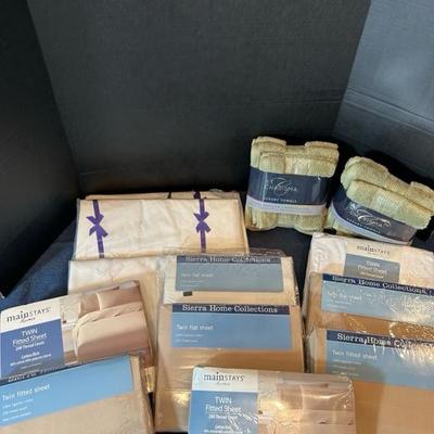 Lot 319 Linens