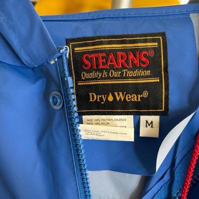 Lot 326 Rain gear Rain coats, ponchos