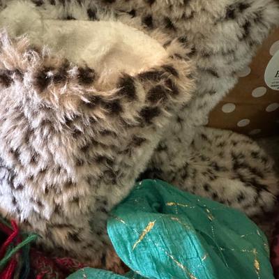 Womens Scarves & More Lot