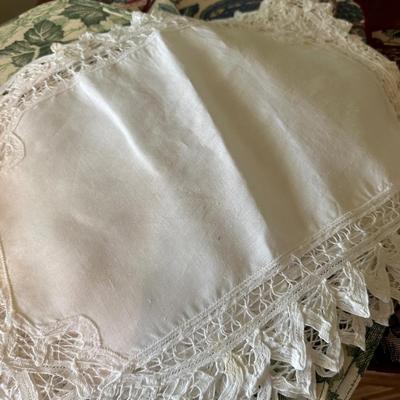 Table Linen Lot
