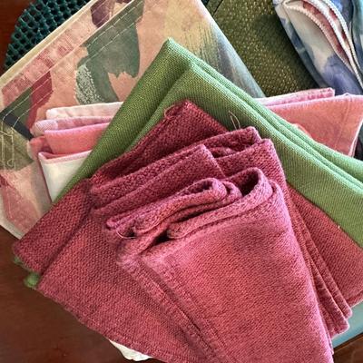 Table Linen Lot