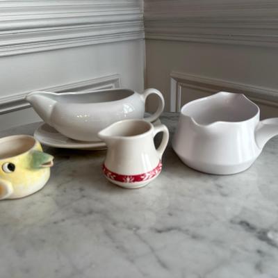 Vintage To Newer Kitchen Ware Lot
