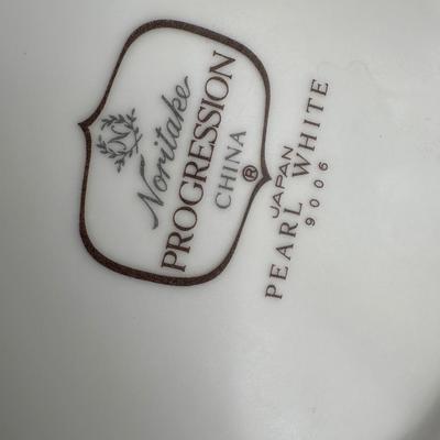 Vintage To Newer Kitchen Ware Lot