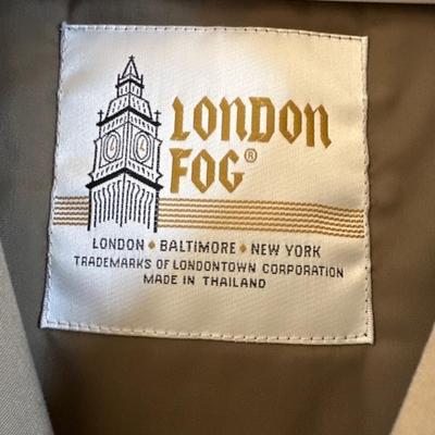 Lot 327 Men’s London Fog trench coat