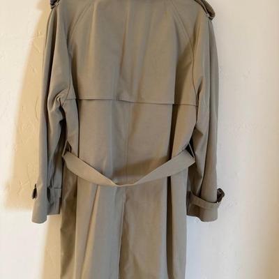 Lot 327 Men’s London Fog trench coat