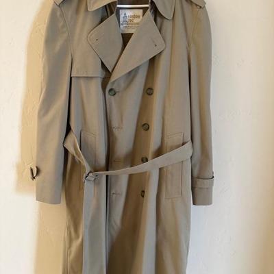 Lot 327 Men’s London Fog trench coat