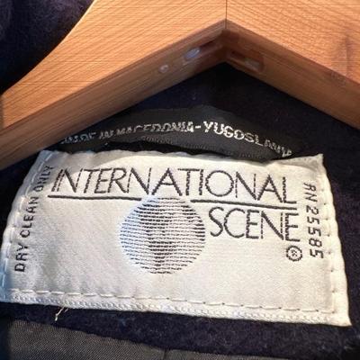 Lot 328 International scene woman’s coat Size 7 c