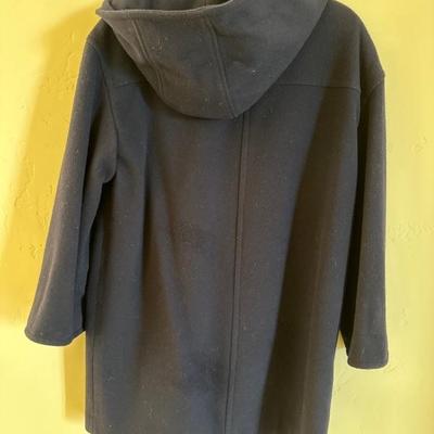 Lot 328 International scene woman’s coat Size 7 c