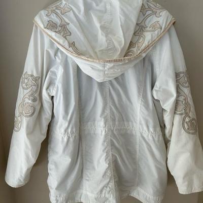 Lot 329 Women’s jacket & trench coat