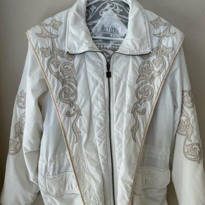 Lot 329 Women’s jacket & trench coat