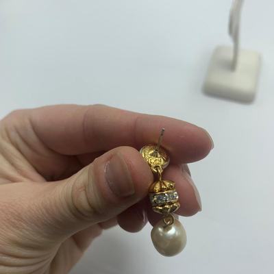 Collection of Pearl Necklaces, Earrings, & Brooches (B1-HS)