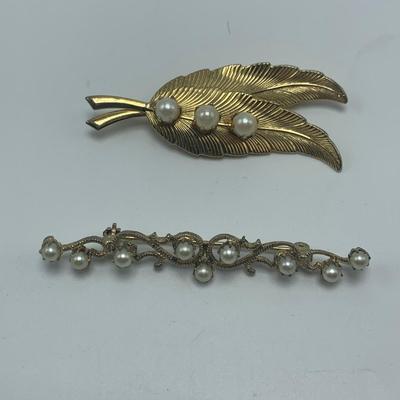 Collection of Pearl Necklaces, Earrings, & Brooches (B1-HS)