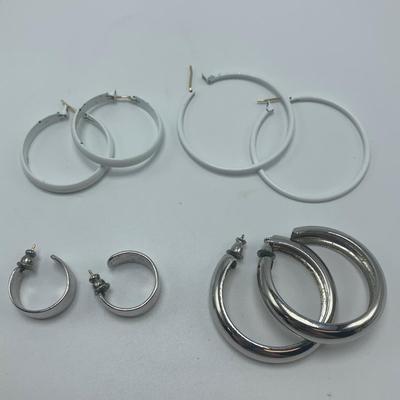 Collection of 30+ Pairs of Earrings (B1-HS)