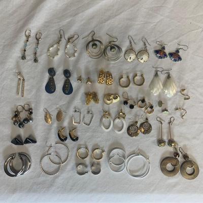 Collection of 30+ Pairs of Earrings (B1-HS)