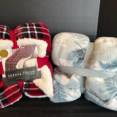 Lot 368 Throw blankets