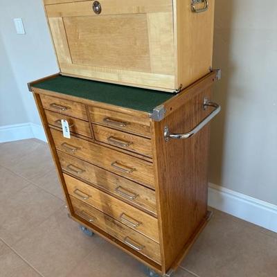 Lot 377 Wood roller cabinet in chest
