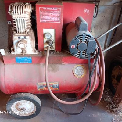 Sanborn Manufacturing Electric Air Compressor with hose