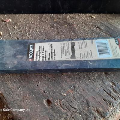 Robert's Pro pull bar and Universal tapping block Tools for Laminate floor installation