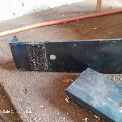 Robert's Pro pull bar and Universal tapping block Tools for Laminate floor installation