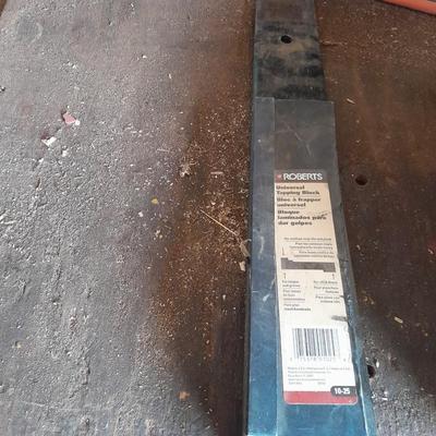 Robert's Pro pull bar and Universal tapping block Tools for Laminate floor installation