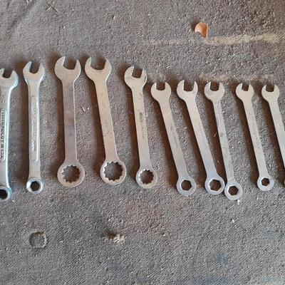 Nice Assortment of wrenches