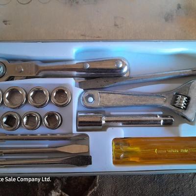 16-piece ratchet tool wrench set with drawer organizer box of hardware