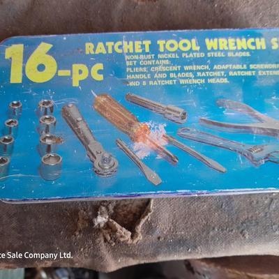 16-piece ratchet tool wrench set with drawer organizer box of hardware