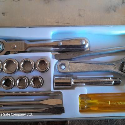 16-piece ratchet tool wrench set with drawer organizer box of hardware
