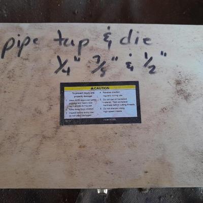 Pipe tap and die set