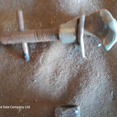 Gear puller tool