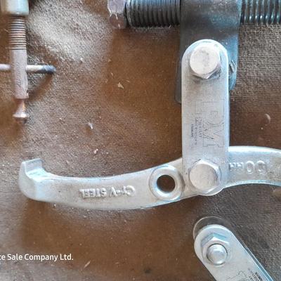 Gear puller tool