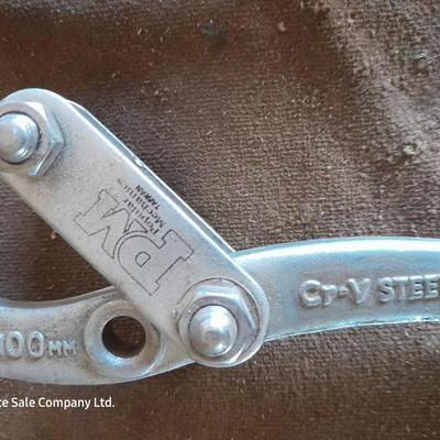 Gear puller tool