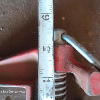 Antique mountable hand vise