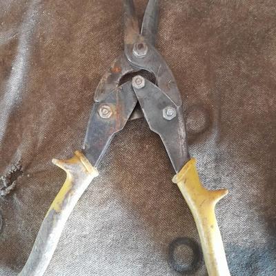 Hand tools - snips, sheers and other cutting devices