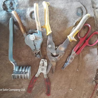 Hand tools - snips, sheers and other cutting devices
