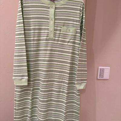 Lot 387 Long pajama dress/gowns