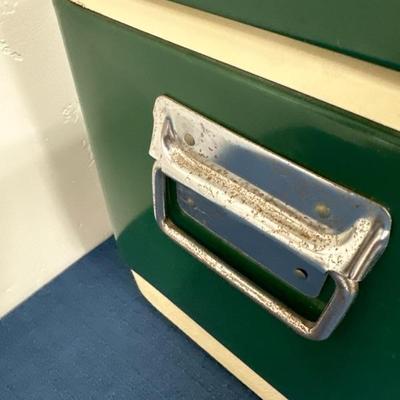 Lot 287 vintage metal Coleman ice chest 1â€˜,6â€œ wide