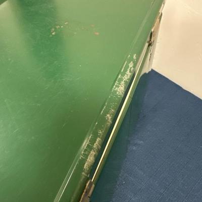 Lot 287 vintage metal Coleman ice chest 1â€˜,6â€œ wide