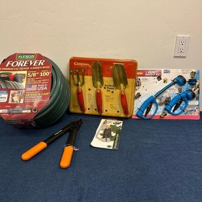 Lot 292 Variety of garden items