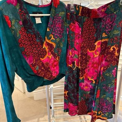 Lot 392 Ladies clothing