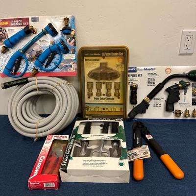 Lot 293 Variety of yard and garden items